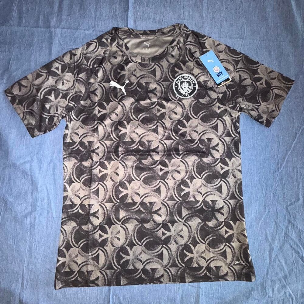 Puma Men's Brown and Black T-shirt